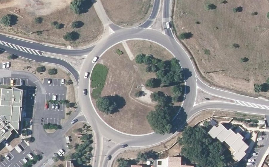 Vue aérienne du Rond-point anonyme n°151442516
