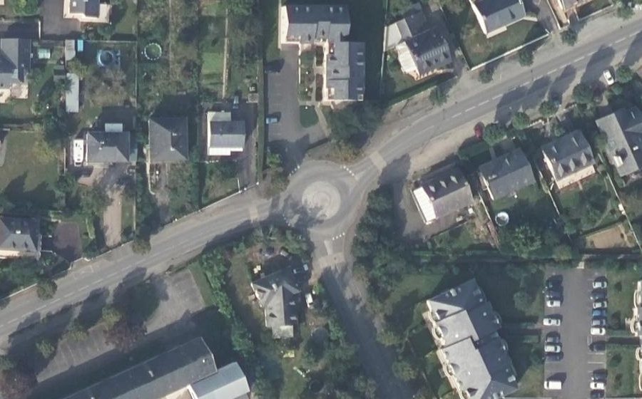 Vue aérienne du Rond-point anonyme n°151510767