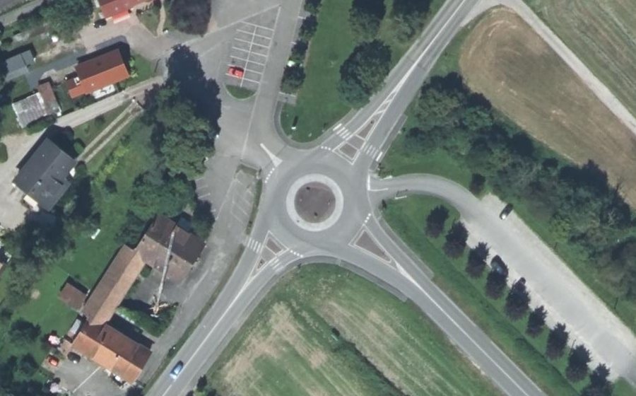 Vue aérienne du Rond-point anonyme n°15152305