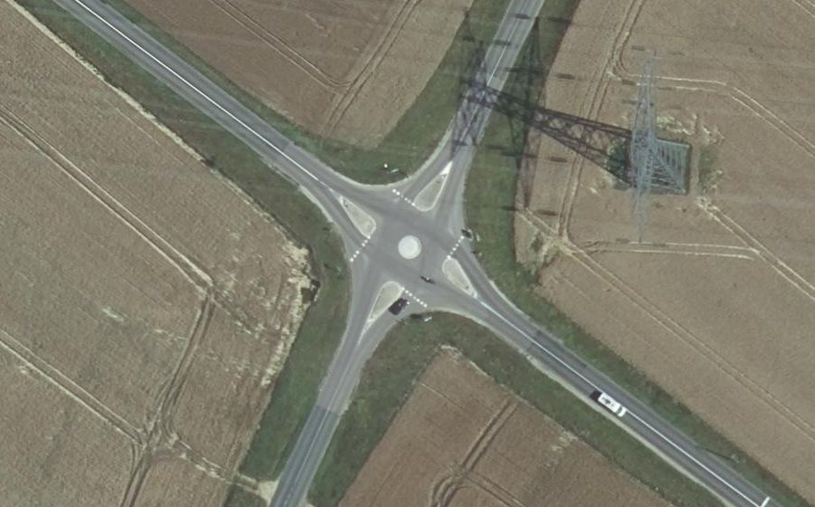 Vue aérienne du Rond-point anonyme n°1515354401