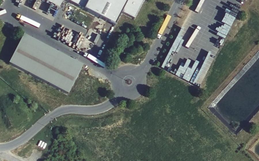 Vue aérienne du Rond-point anonyme n°151542806