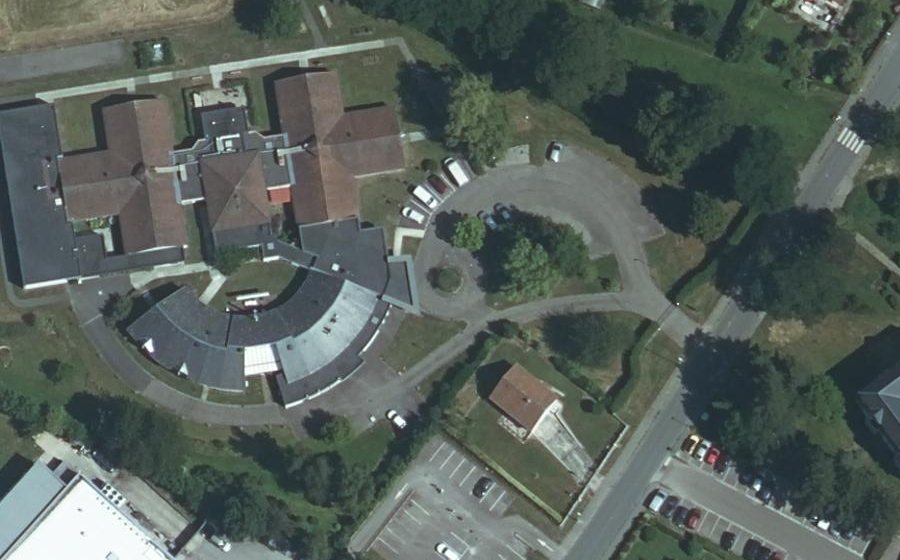 Vue aérienne du Rond-point anonyme n°151667392