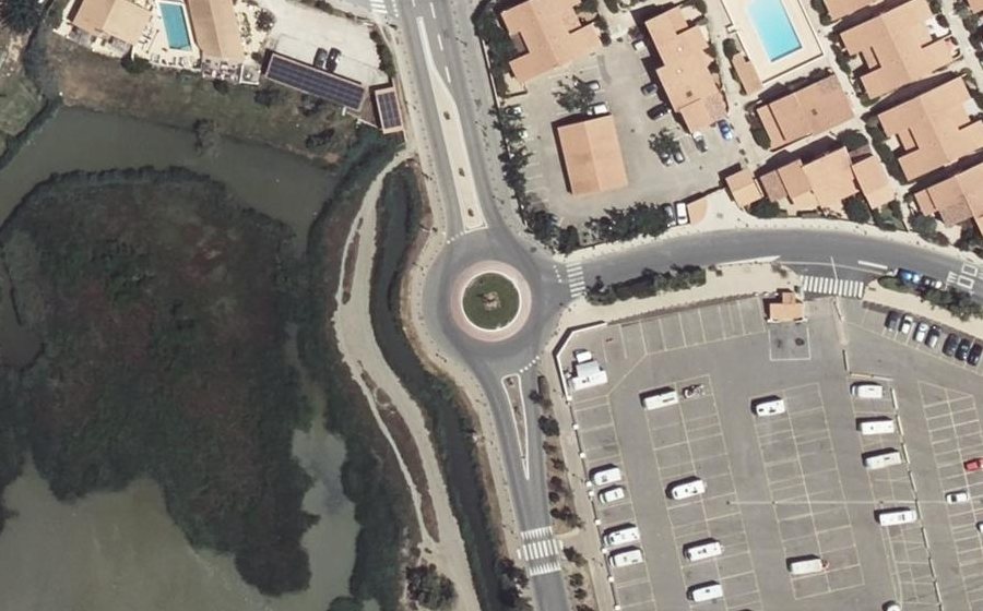 Vue aérienne du Rond-point anonyme n°151673813