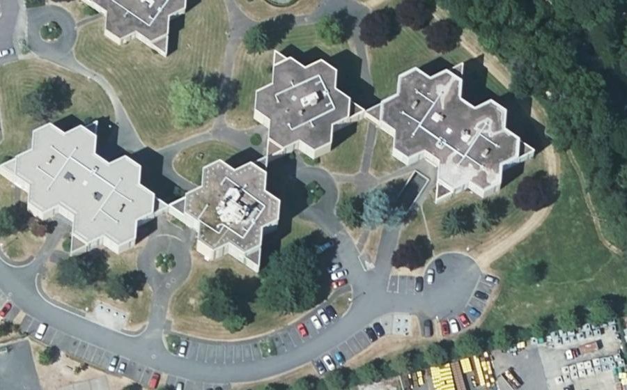 Vue aérienne du Rond-point anonyme n°151988501