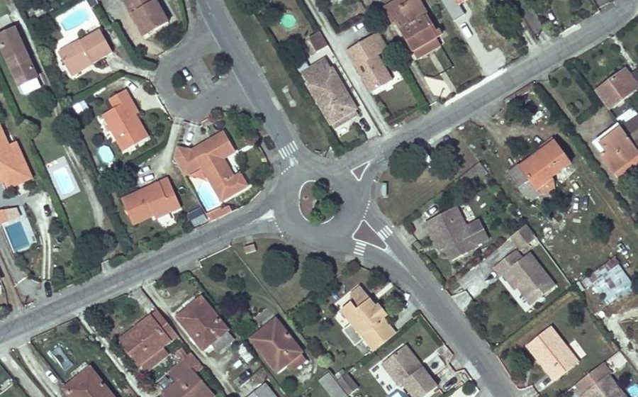 Vue aérienne du Rond-point anonyme n°152021496