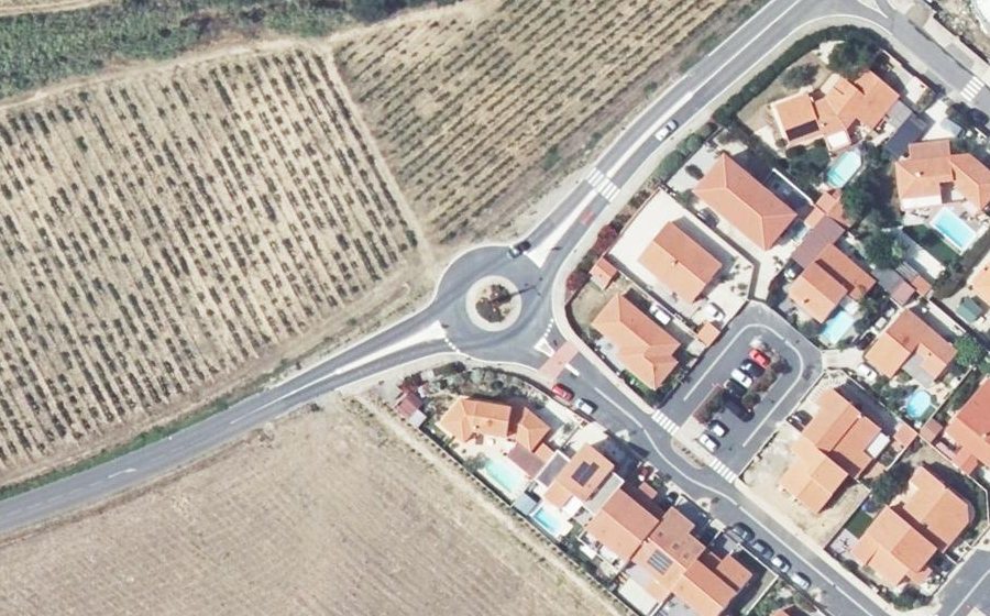 Vue aérienne du Rond-point anonyme n°152042919