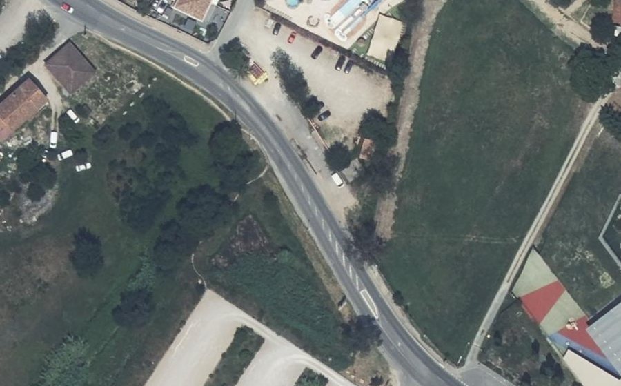 Vue aérienne du Rond-point anonyme n°1520785643