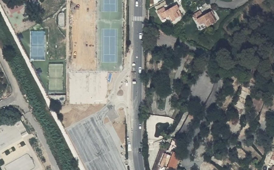 Vue aérienne du Rond-point anonyme n°1520785651
