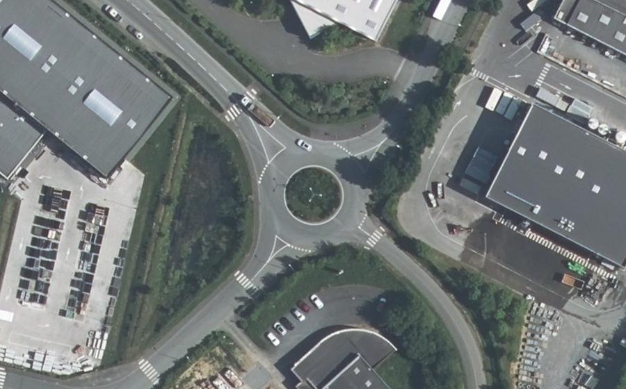 Vue aérienne du Rond-point anonyme n°152126959