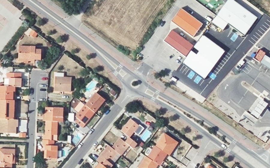 Vue aérienne du Rond-point anonyme n°152188992