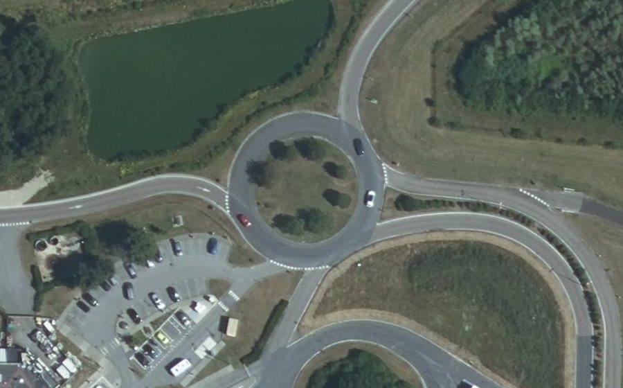 Vue aérienne du Rond-point anonyme n°152206212
