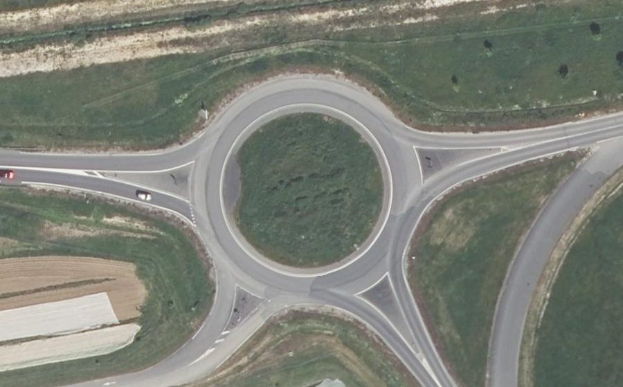 Vue aérienne du Rond-point anonyme n°152314967