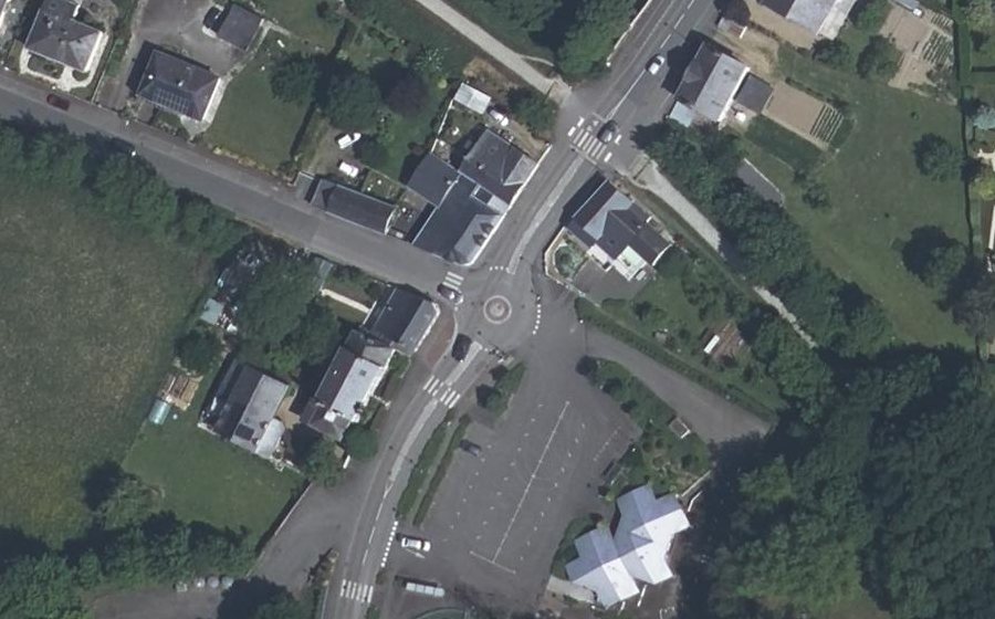 Vue aérienne du Rond-point anonyme n°152321450