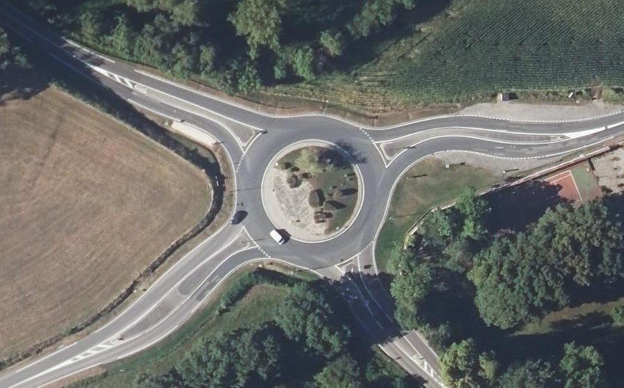 Vue aérienne du Rond-point anonyme n°15232451