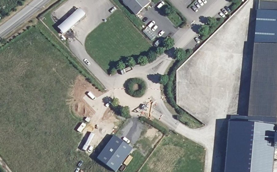 Vue aérienne du Rond-point anonyme n°152345048