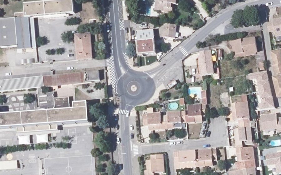 Vue aérienne du Rond-point anonyme n°152420156