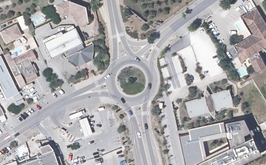 Vue aérienne du Rond-point anonyme n°152420159