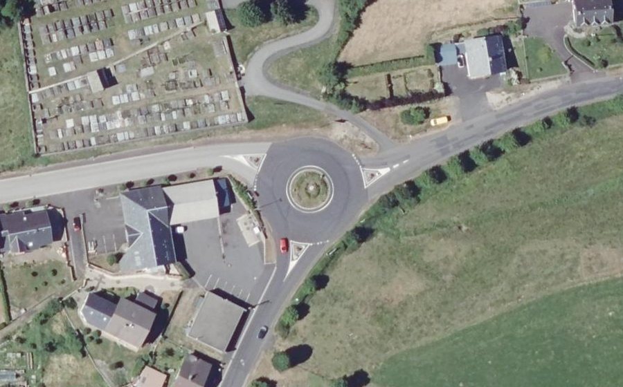 Vue aérienne du Rond-point anonyme n°152450269