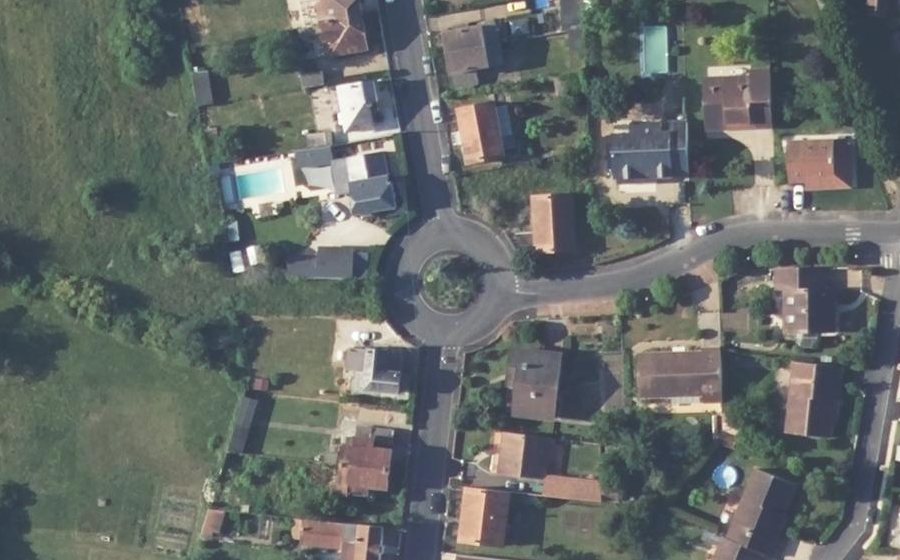 Vue aérienne du Rond-point anonyme n°152452491