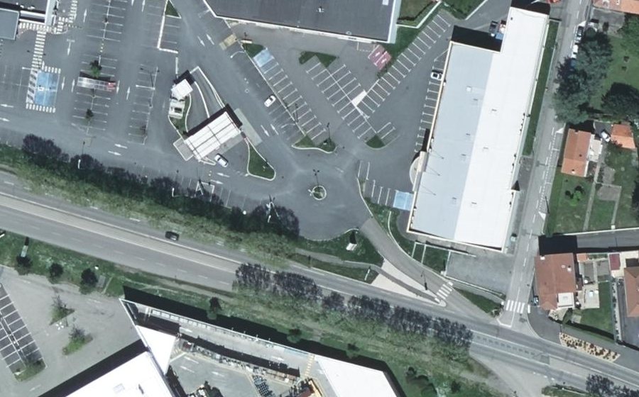 Vue aérienne du Rond-point anonyme n°1524763883