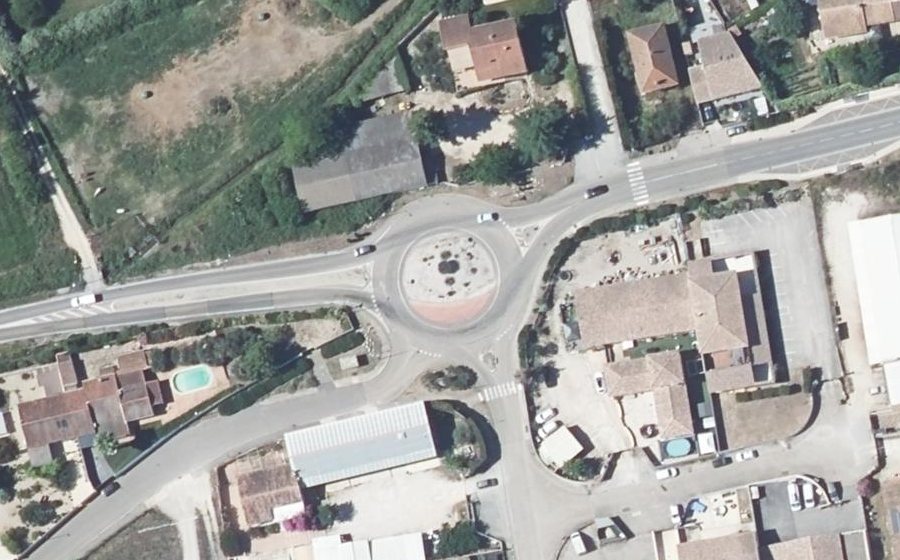 Vue aérienne du Rond-point anonyme n°152505568