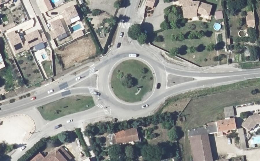 Vue aérienne du Rond-point anonyme n°152505573