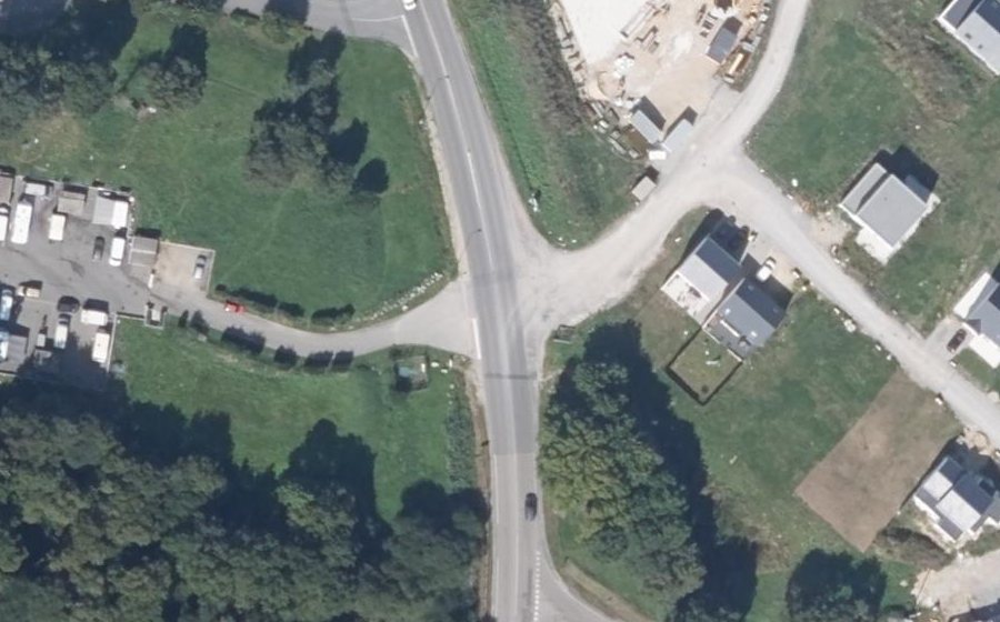 Vue aérienne du Rond-point anonyme n°1525069773