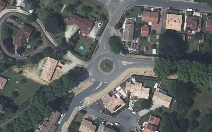 Vue aérienne du Rond-point anonyme n°152522107