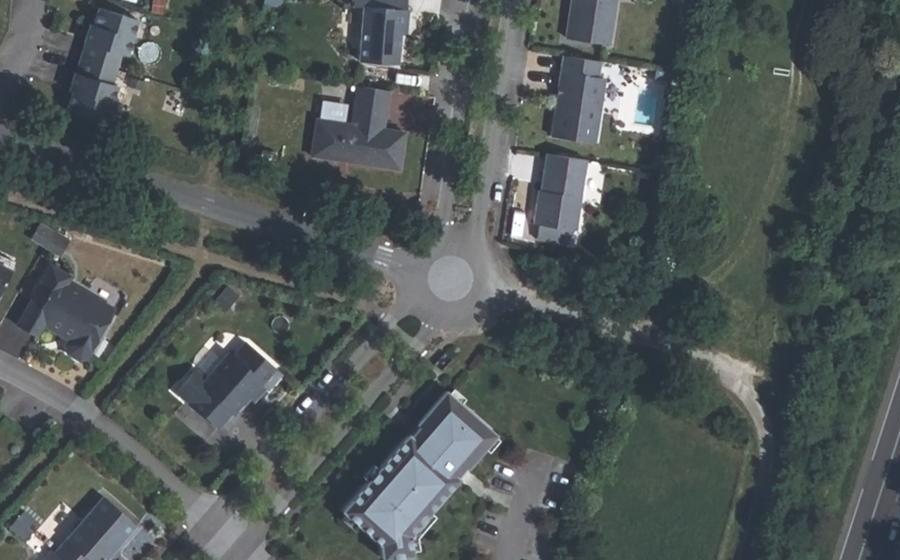 Vue aérienne du Rond-point anonyme n°152606263