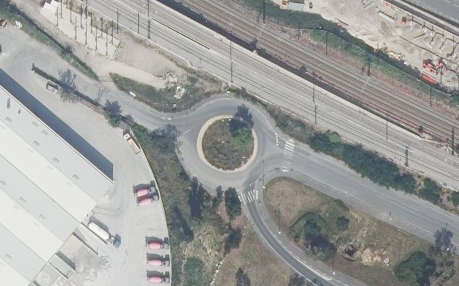 Vue aérienne du Rond-point anonyme n°15262174
