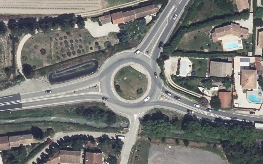 Vue aérienne du Rond-point anonyme n°152624979