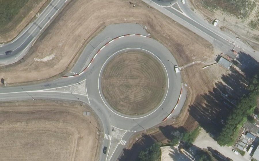 Vue aérienne du Rond-point anonyme n°152635575