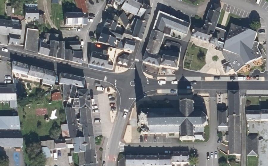 Vue aérienne du Rond-point anonyme n°1527158260