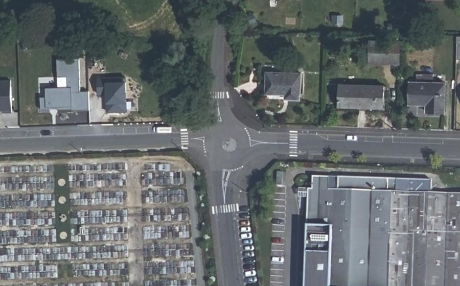 Vue aérienne du Rond-point anonyme n°152727550