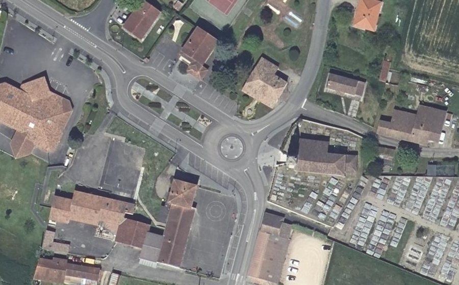 Vue aérienne du Rond-point anonyme n°152743006