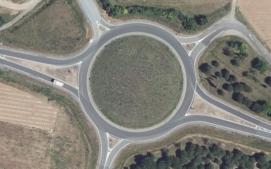 Vue aérienne du Rond-point anonyme n°152824255