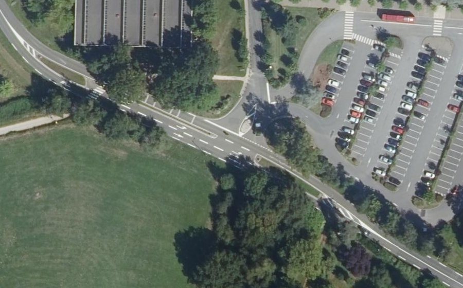 Vue aérienne du Rond-point anonyme n°1528591901
