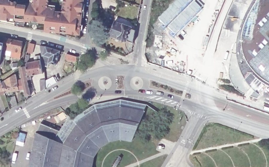 Vue aérienne du Rond-point anonyme n°1530337410
