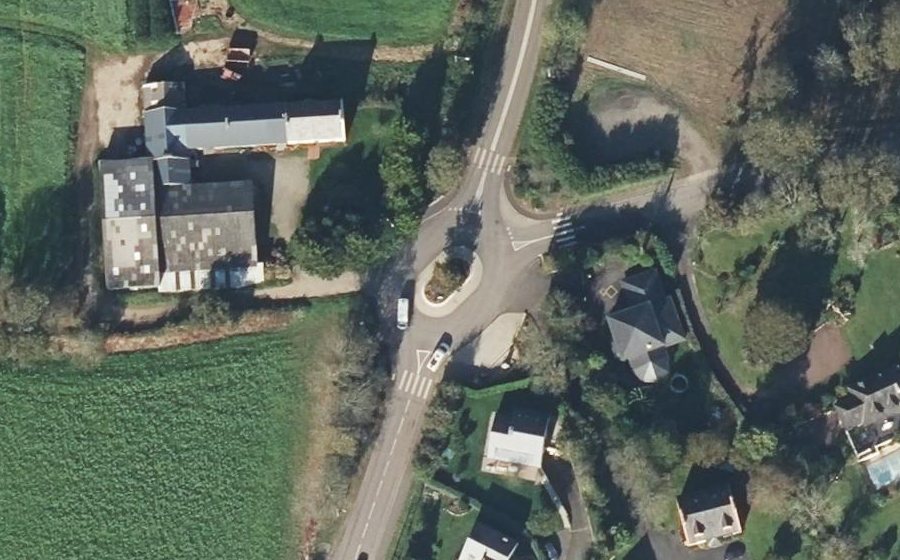 Vue aérienne du Rond-point anonyme n°1531201286