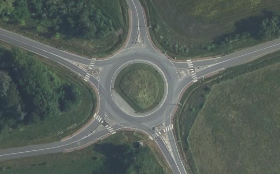 Vue aérienne du Rond-point anonyme n°153224448