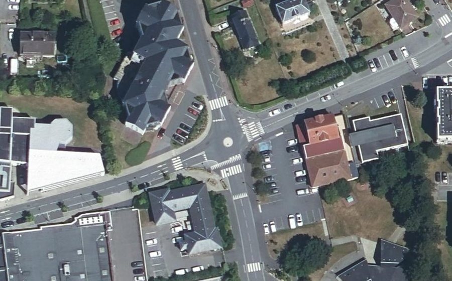 Vue aérienne du Rond-point anonyme n°1532712804