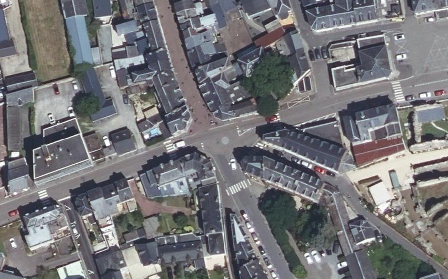 Vue aérienne du Rond-point anonyme n°1533085340