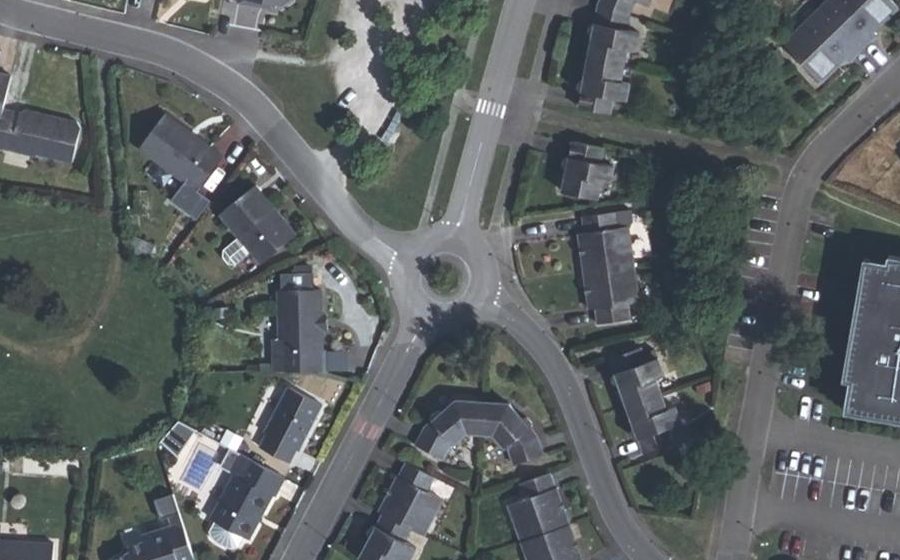 Vue aérienne du Rond-point anonyme n°153315653