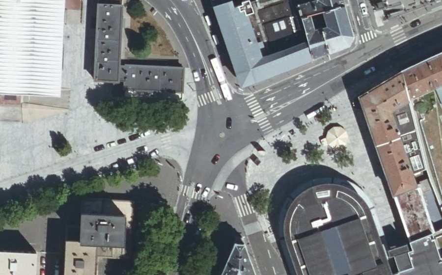 Vue aérienne du Rond-point anonyme n°1534479100