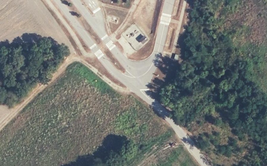 Vue aérienne du Rond-point anonyme n°1534502493
