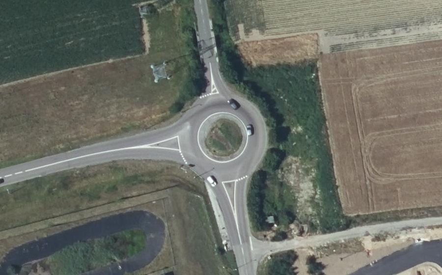 Vue aérienne du Rond-point anonyme n°153483339