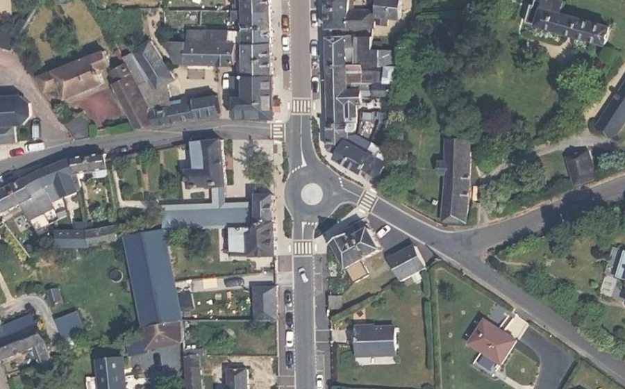 Vue aérienne du Rond-point anonyme n°1535247243