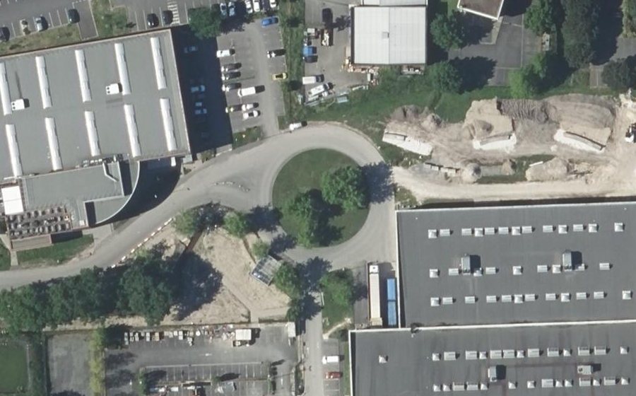 Vue aérienne du Rond-point anonyme n°153603031