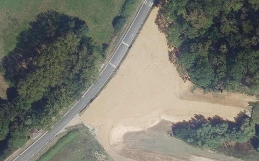 Vue aérienne du Rond-point anonyme n°1536330839