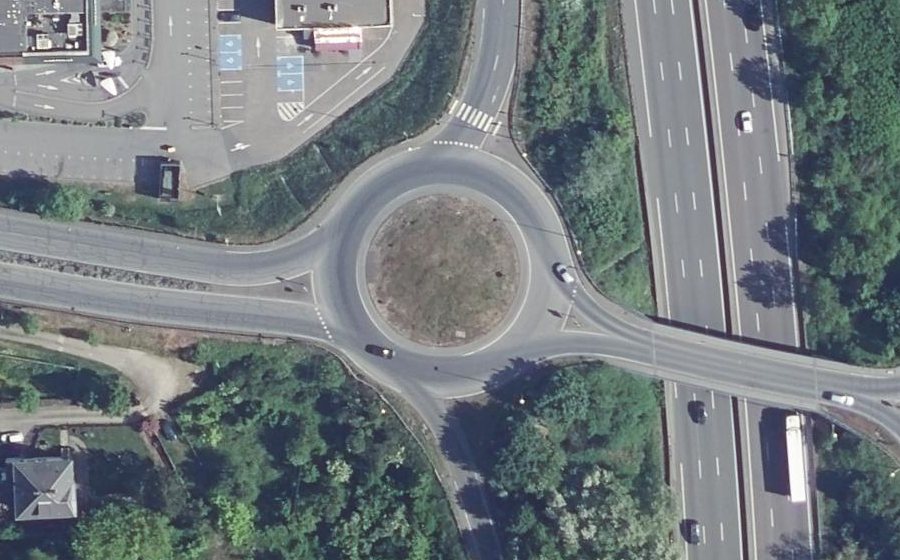 Vue aérienne du Rond-point anonyme n°15364884